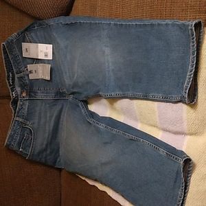 Womens Midrise Capris